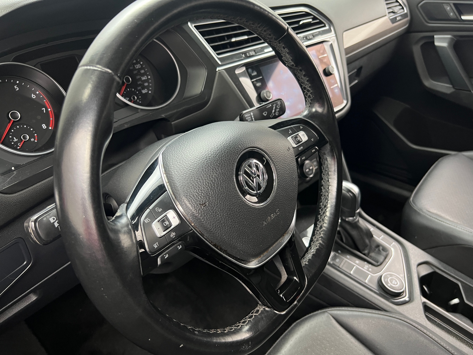 Thumbnail: 2019 Volkswagen Tiguan - 4