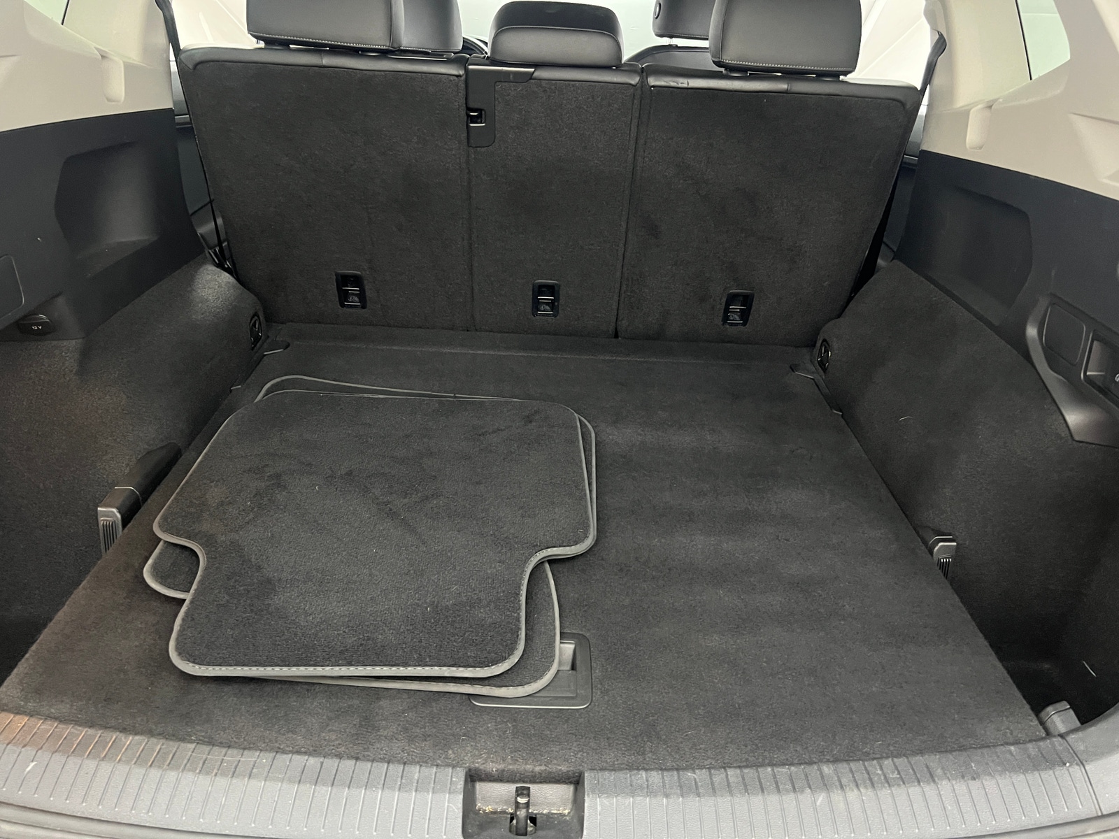 Thumbnail: 2019 Volkswagen Tiguan - 6