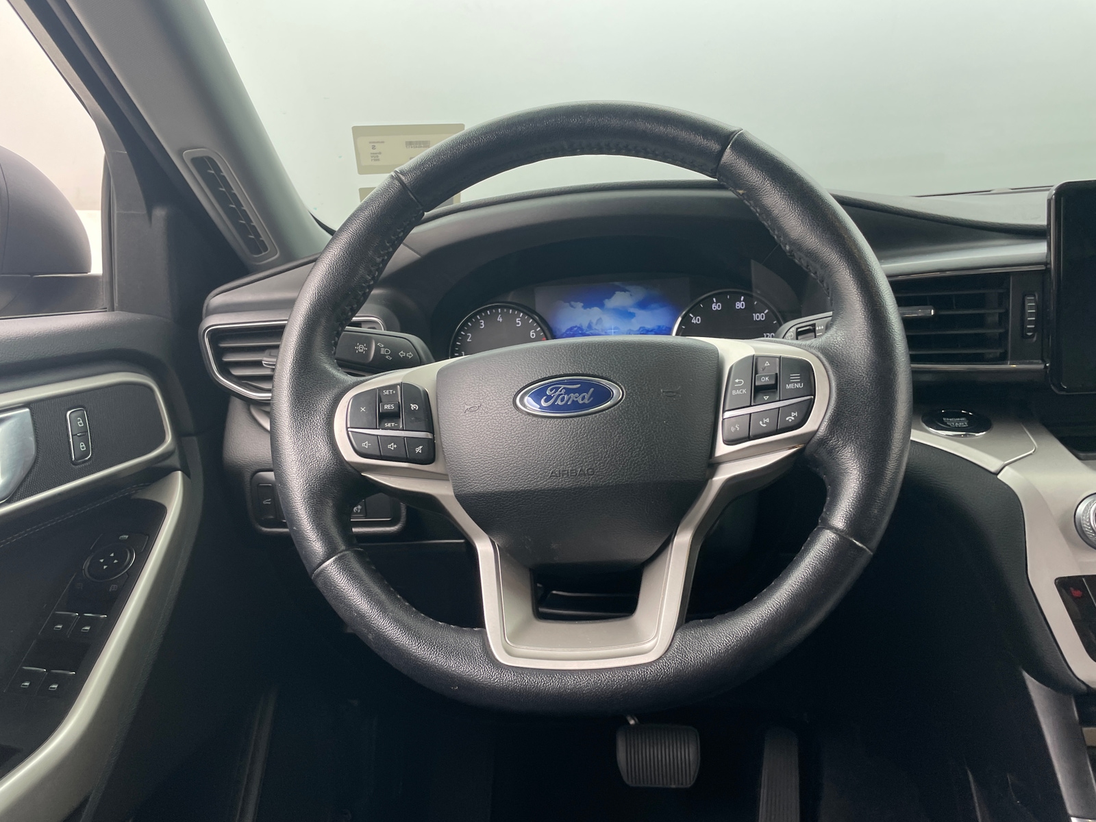 Thumbnail: 2021 Ford Explorer - 4