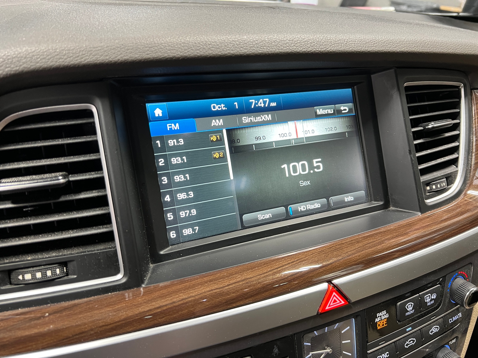 Thumbnail: 2015 Hyundai Genesis - 3