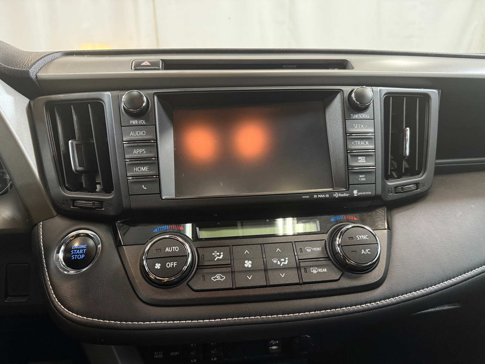 Thumbnail: 2016 Toyota RAV4 - 3