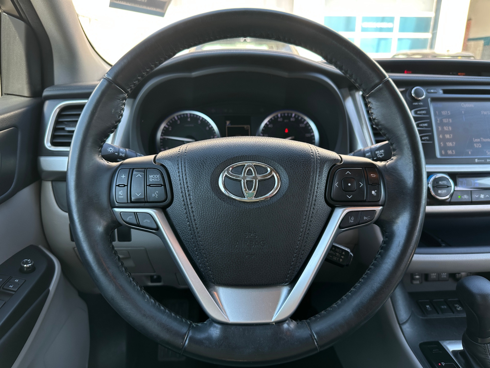 Thumbnail: 2017 Toyota Highlander - 4