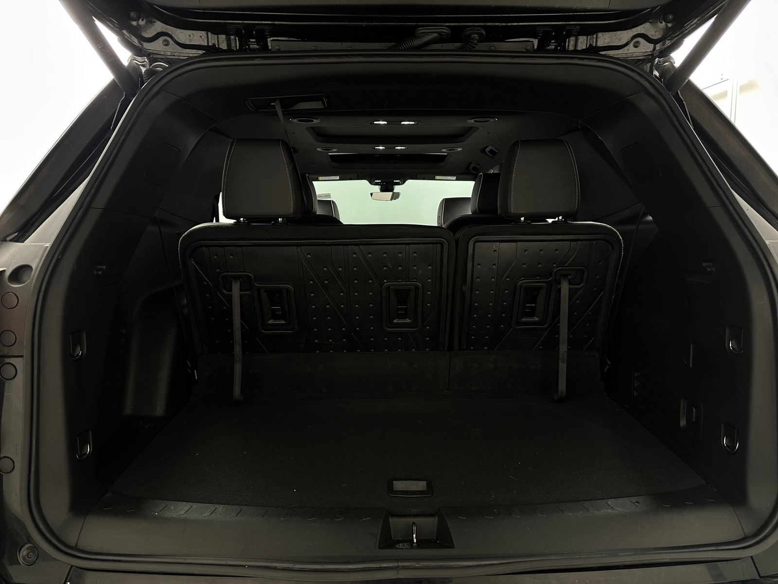 Thumbnail: 2023 Chevrolet Traverse - 6