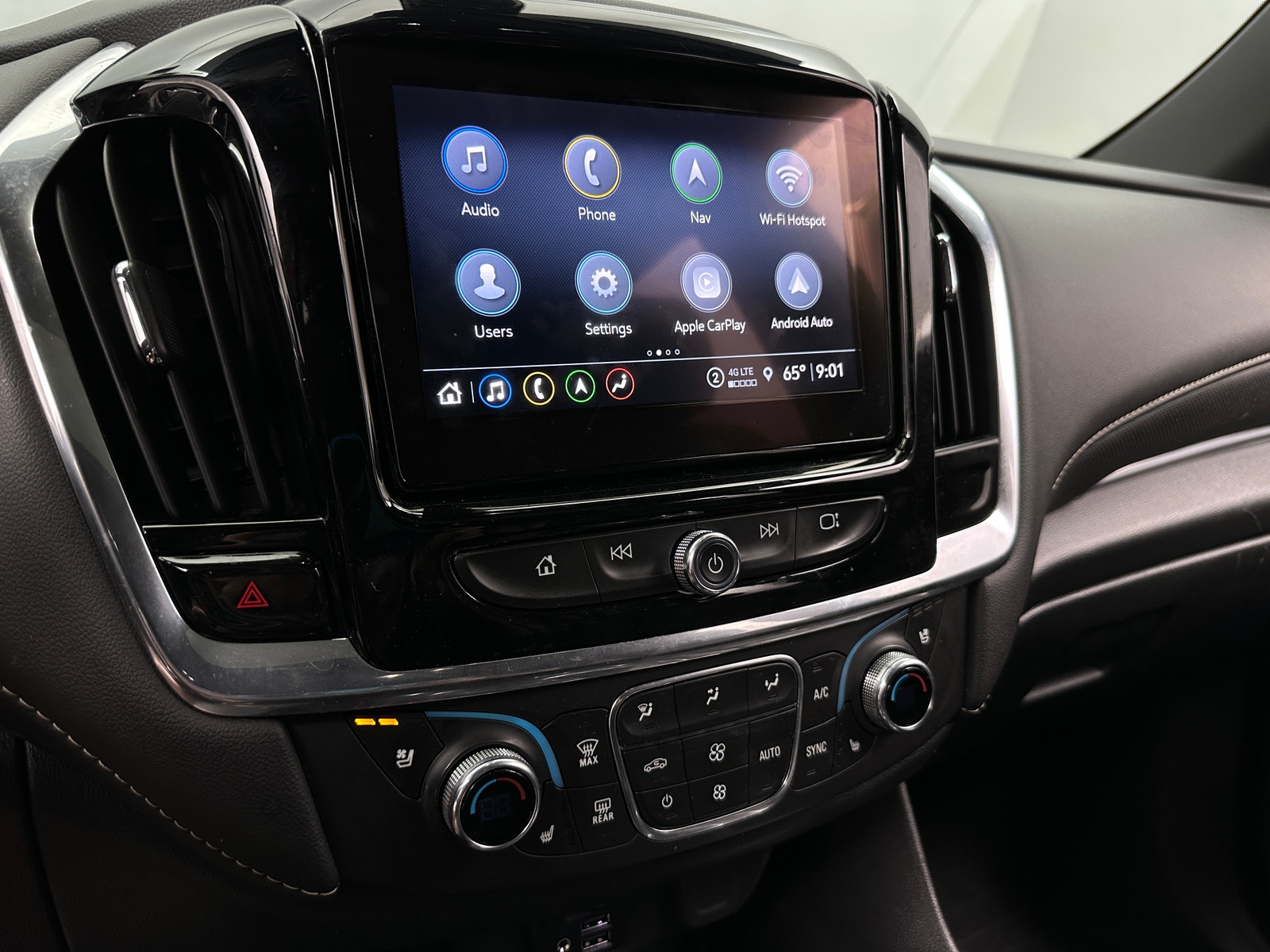 Thumbnail: 2023 Chevrolet Traverse - 3
