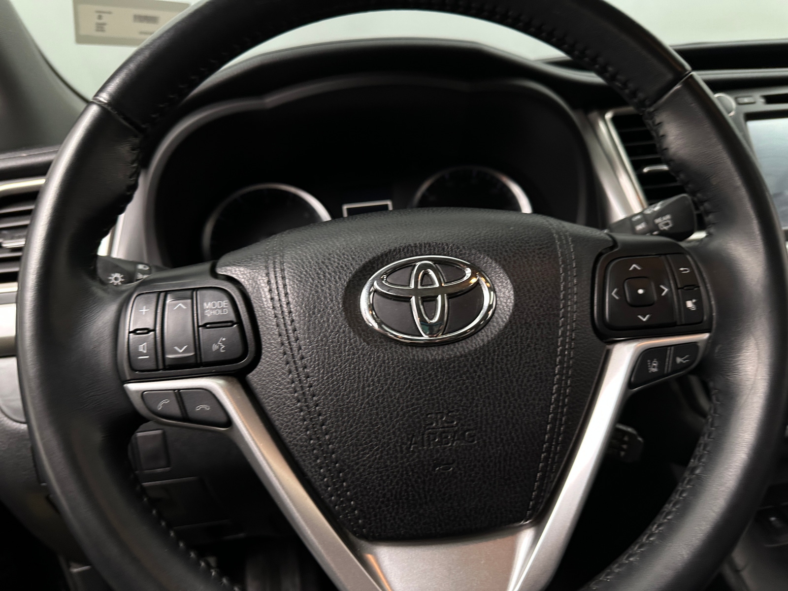 Thumbnail: 2019 Toyota Highlander - 4