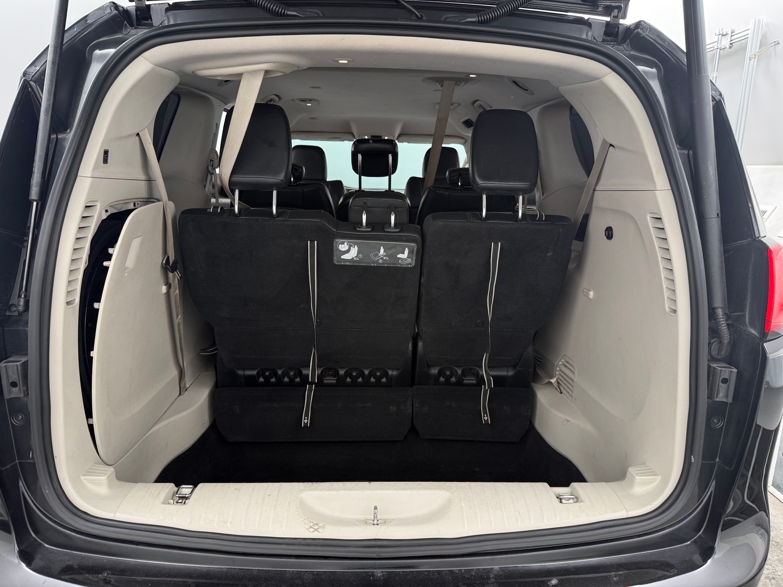 Thumbnail: 2017 Chrysler Pacifica - 6
