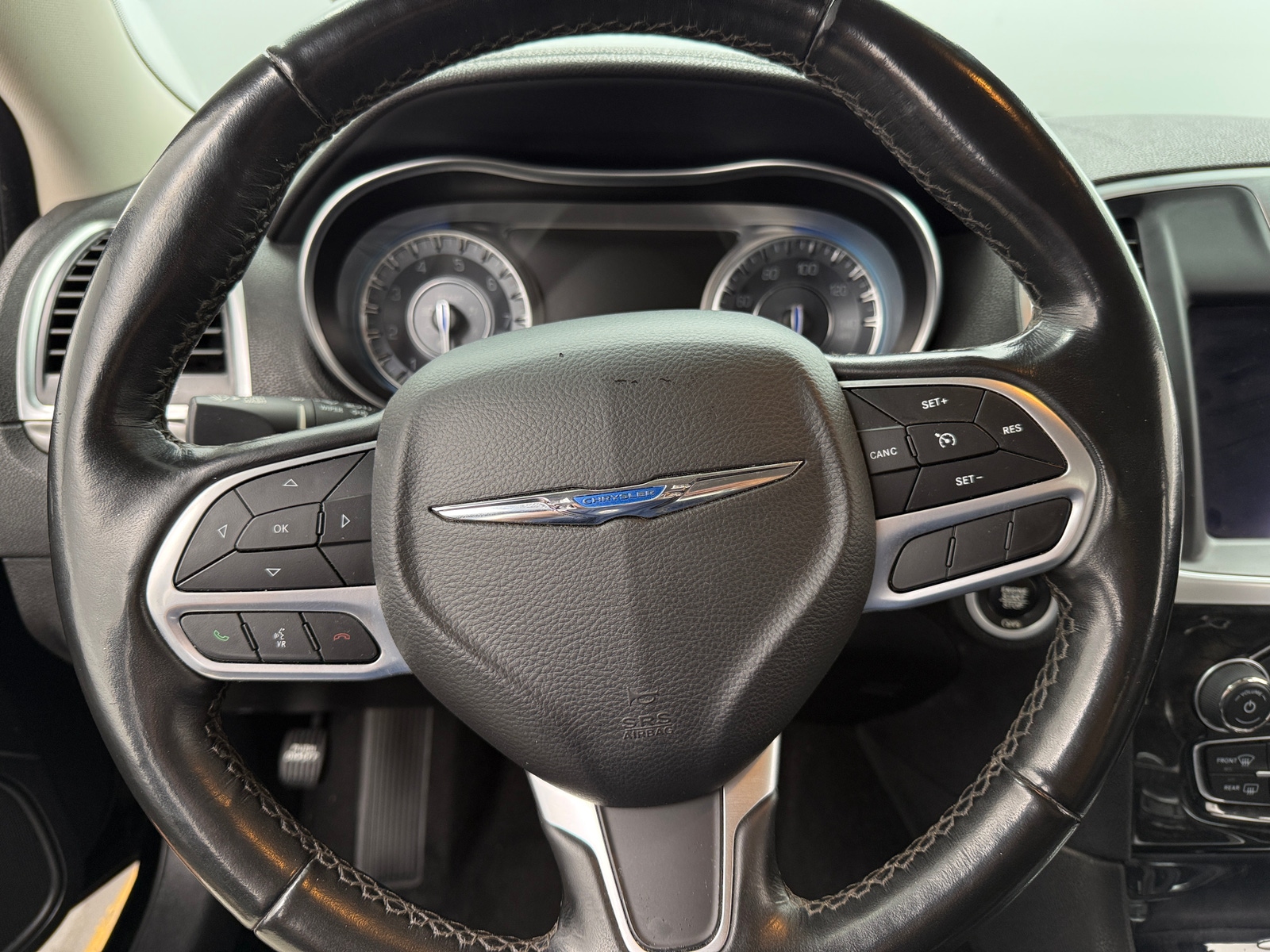 Thumbnail: 2021 Chrysler 300 - 4