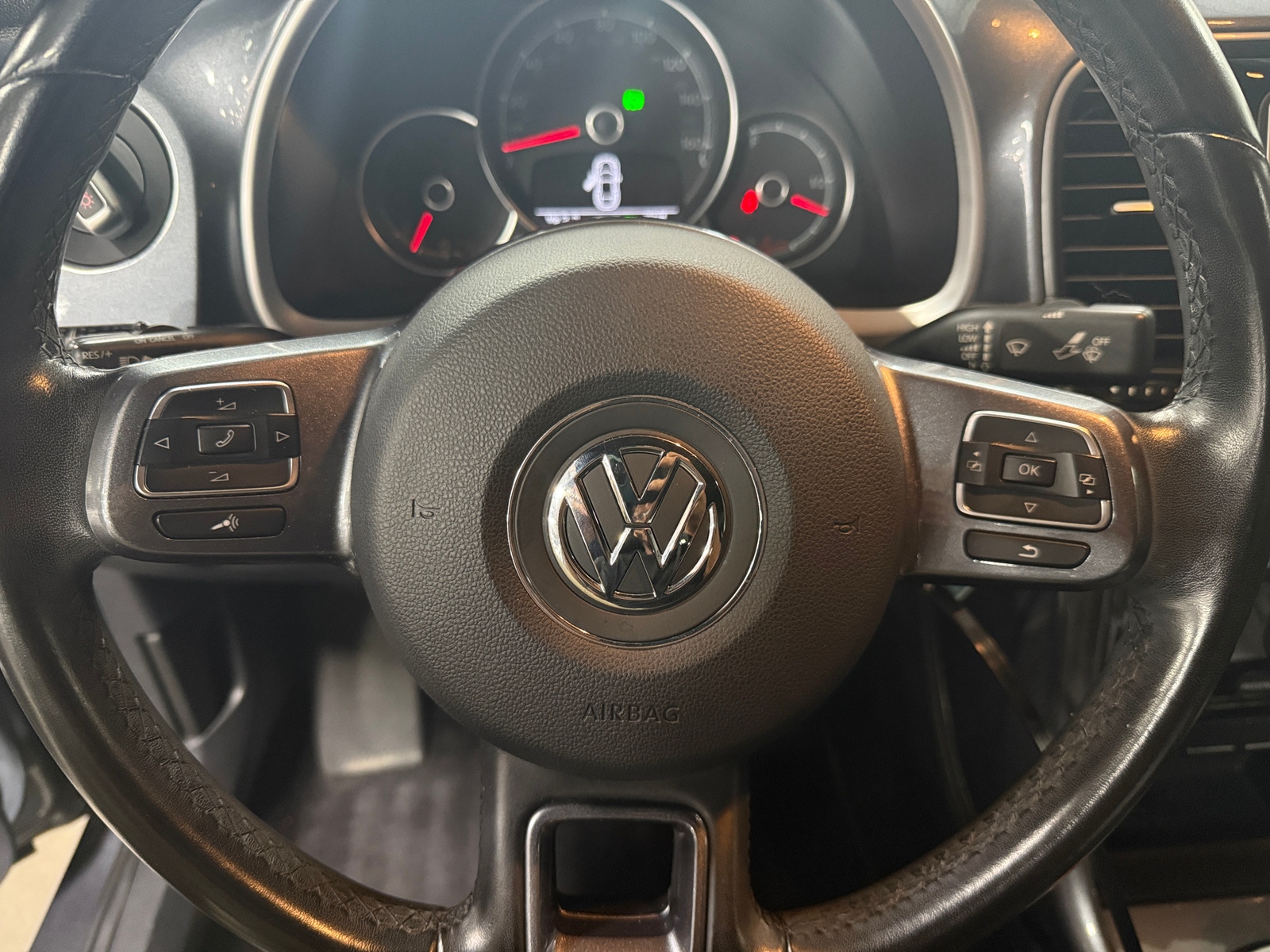 Thumbnail: 2018 Volkswagen Beetle - 5