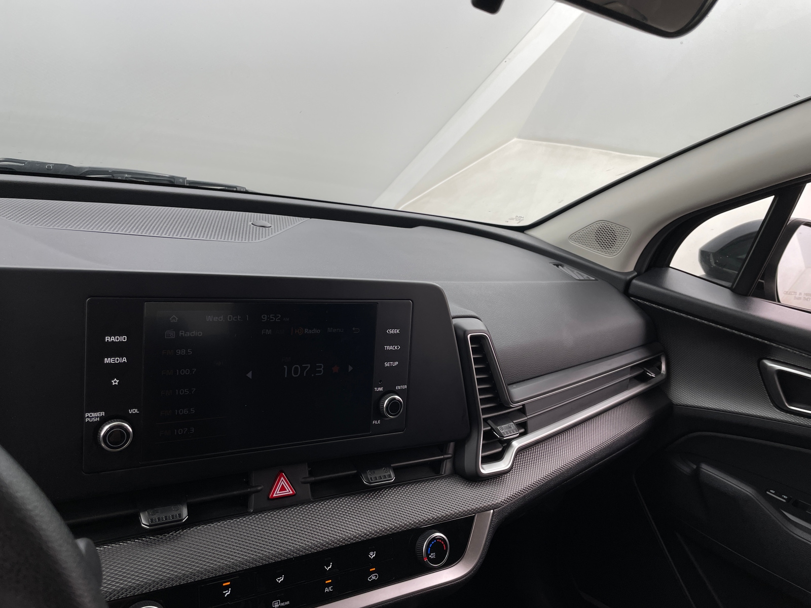 Thumbnail: 2024 Kia Sportage - 4