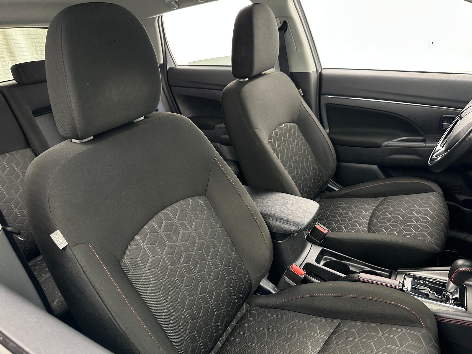 Thumbnail: 2022 Mitsubishi Outlander Sport - 2