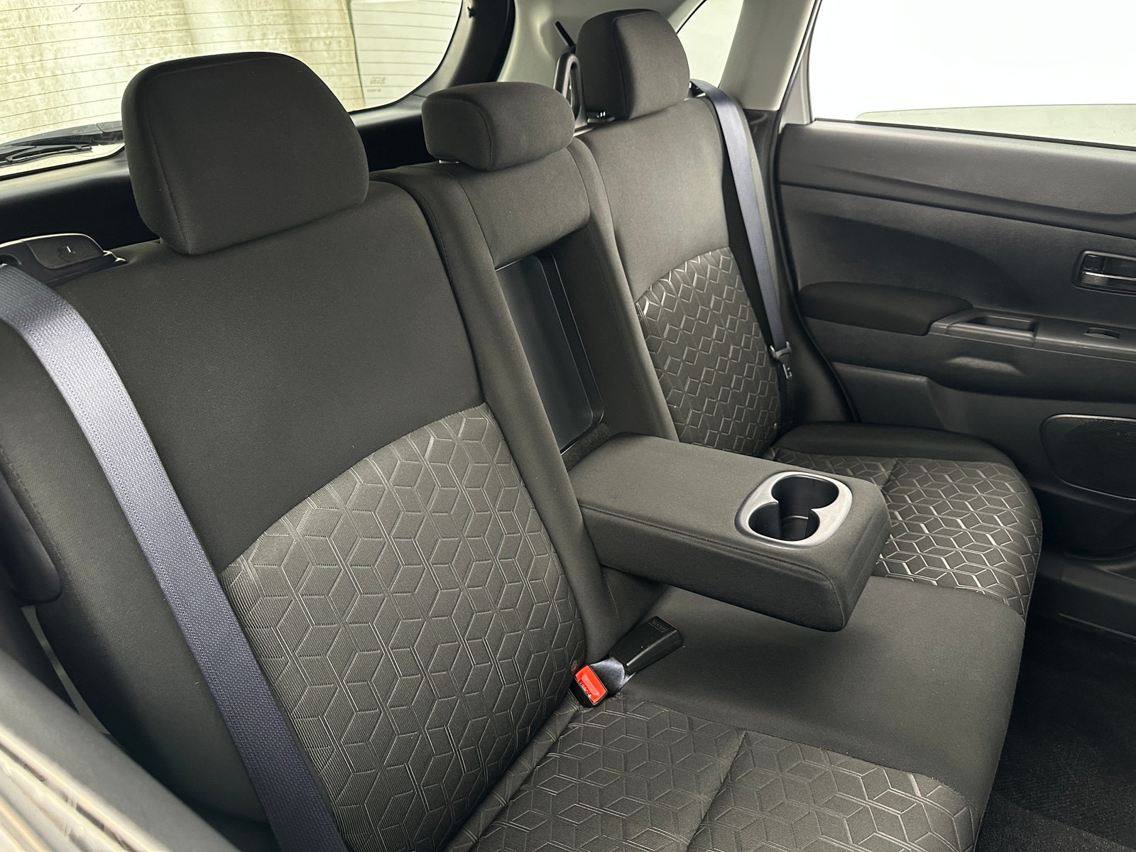 Thumbnail: 2022 Mitsubishi Outlander Sport - 6