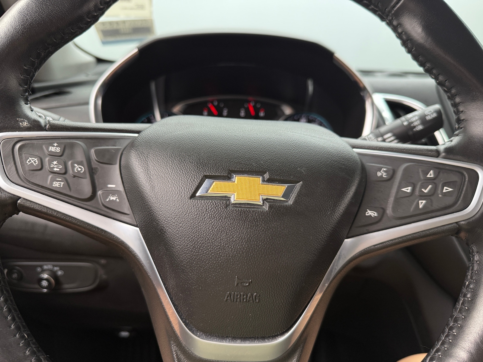 Thumbnail: 2022 Chevrolet Equinox - 5