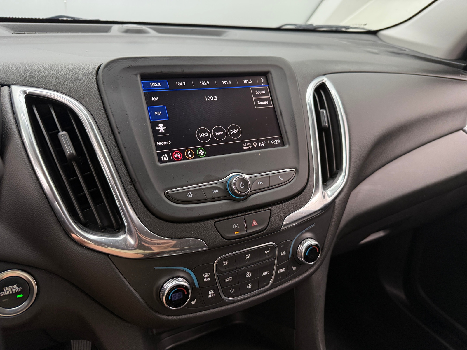 Thumbnail: 2022 Chevrolet Equinox - 4