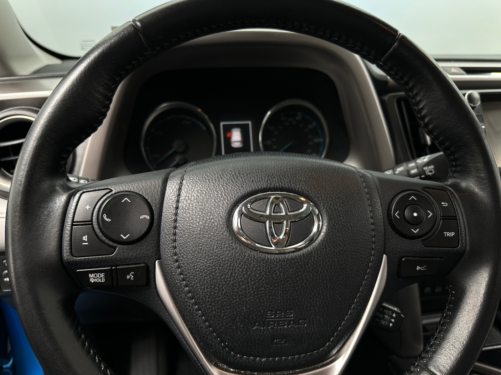 Thumbnail: 2018 Toyota RAV4 - 4