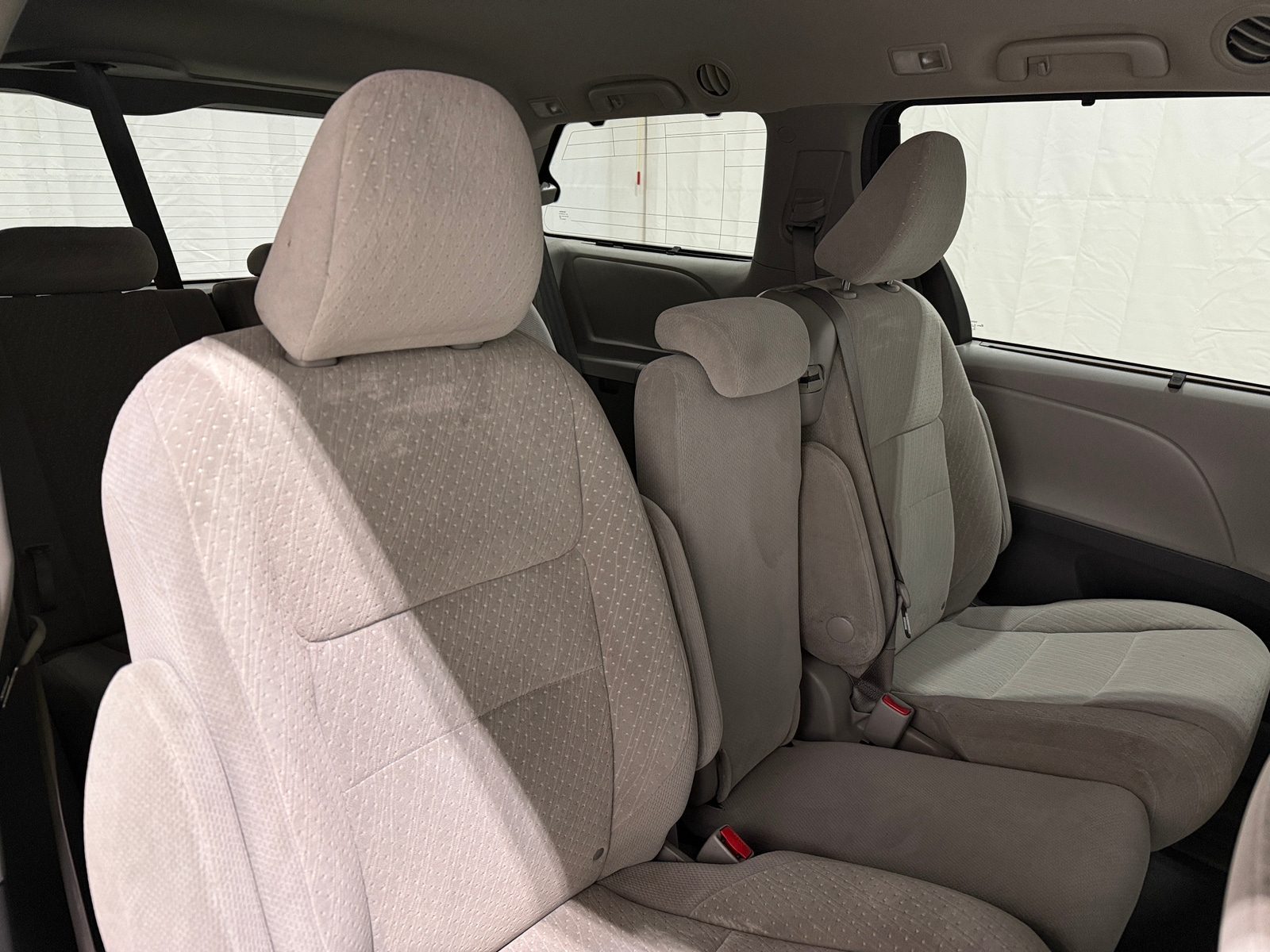 Thumbnail: 2020 Toyota Sienna - 6