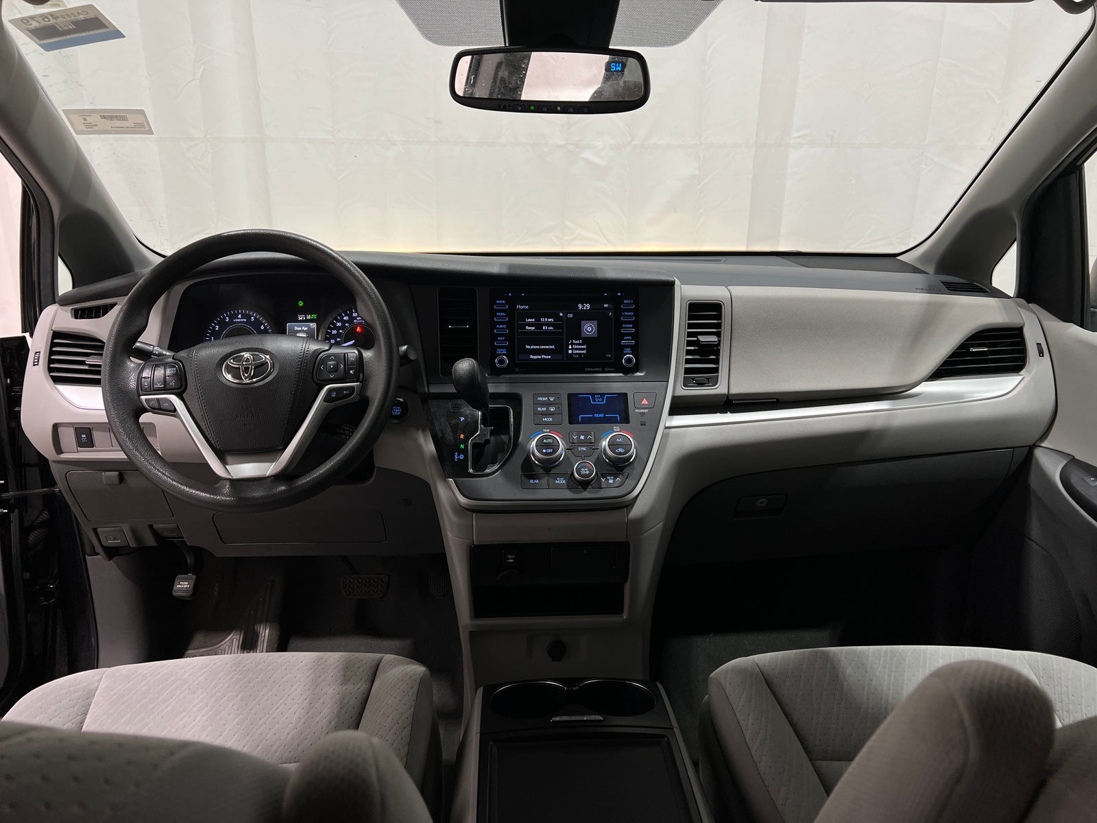 Thumbnail: 2020 Toyota Sienna - 3