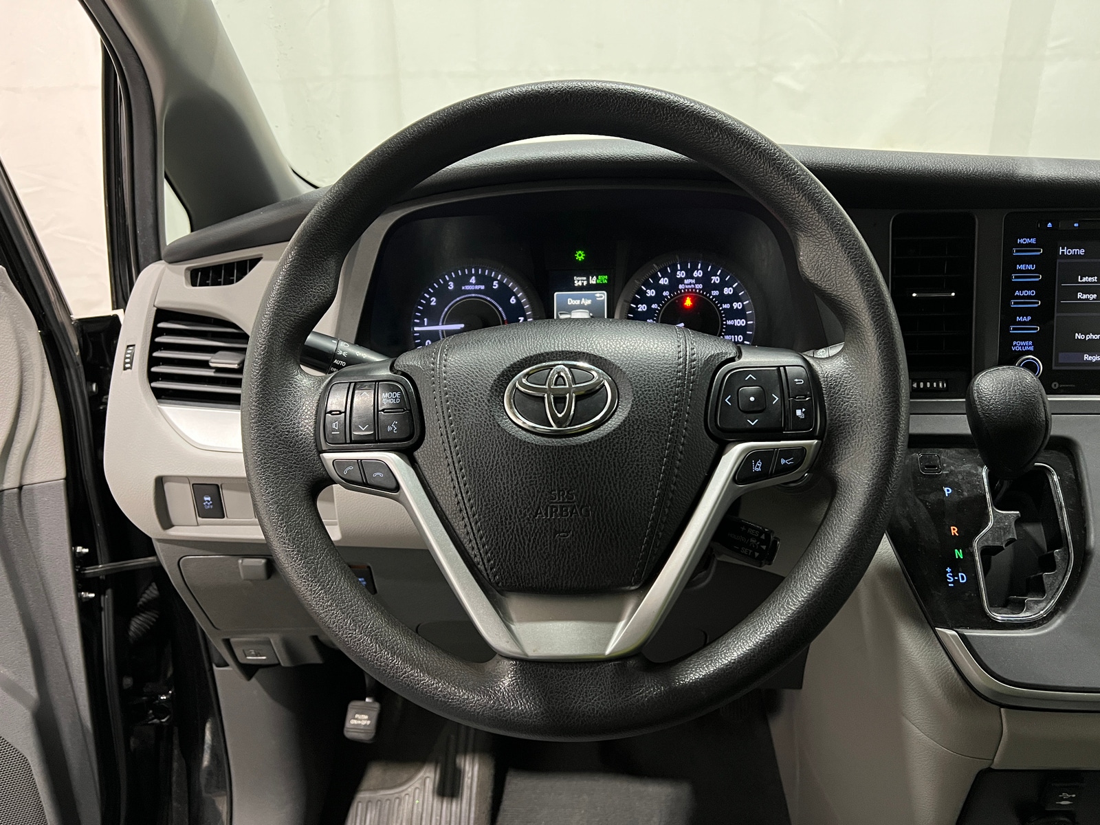 Thumbnail: 2020 Toyota Sienna - 5