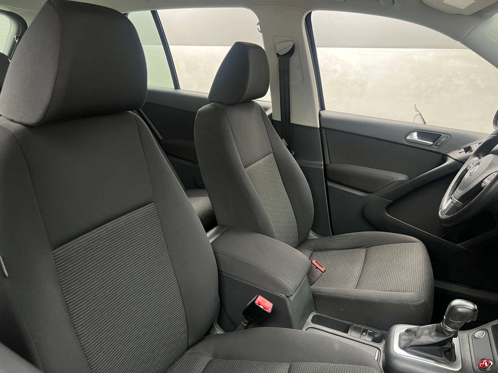 Thumbnail: 2018 Volkswagen Tiguan - 2