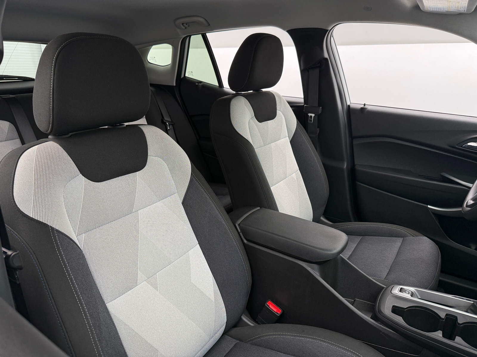 Thumbnail: 2025 Chevrolet Trax - 2