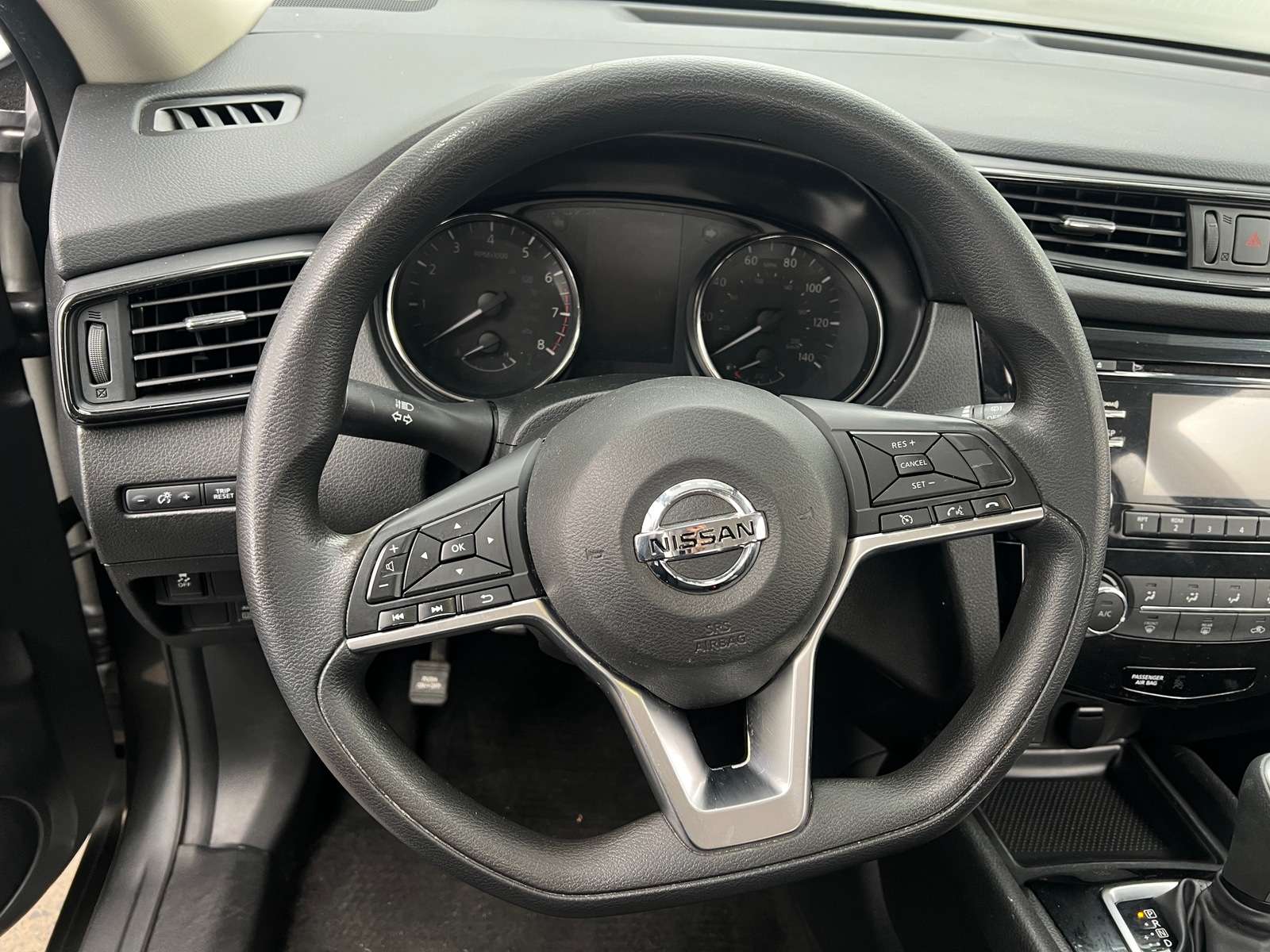 Thumbnail: 2017 Nissan Rogue - 5