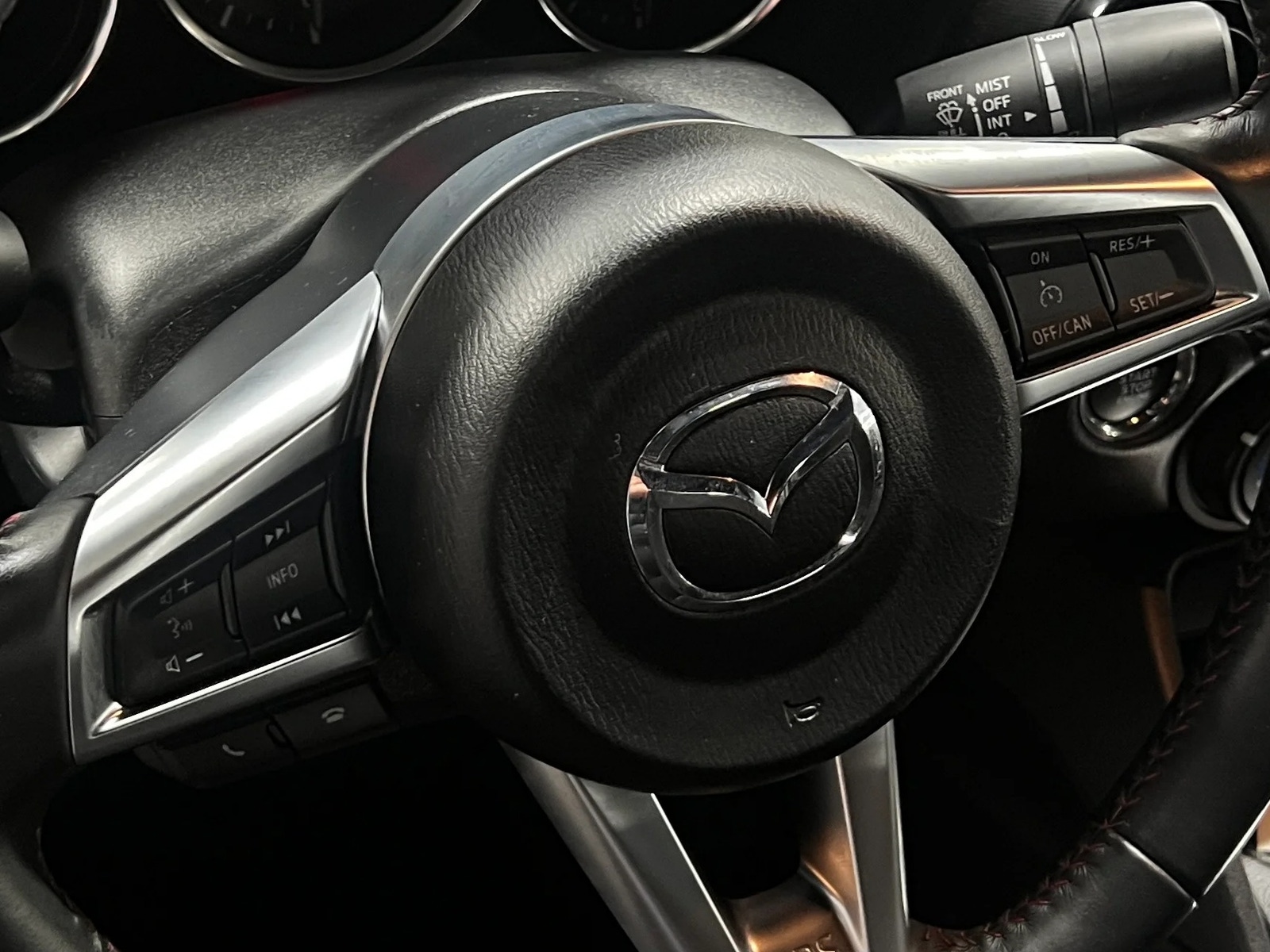 Thumbnail: 2019 Mazda MX-5 Miata - 5