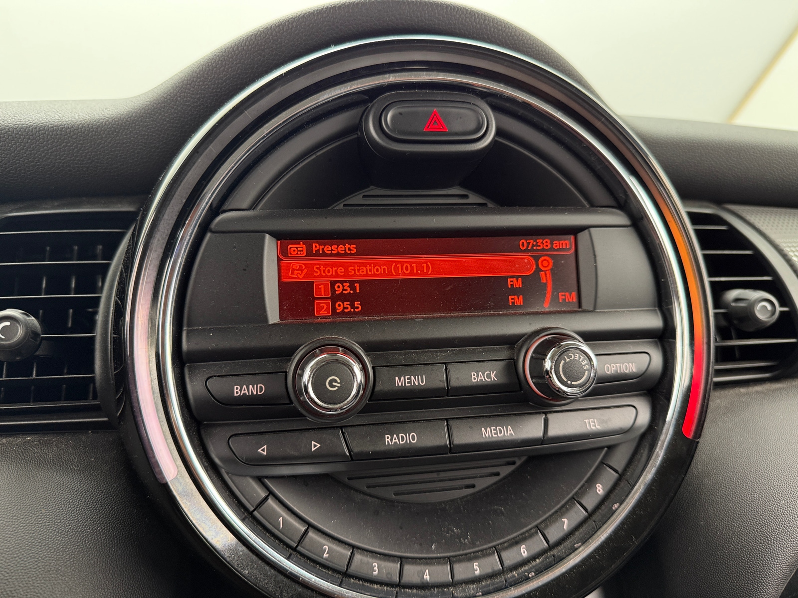 Thumbnail: 2016 MINI Cooper Hardtop - 3