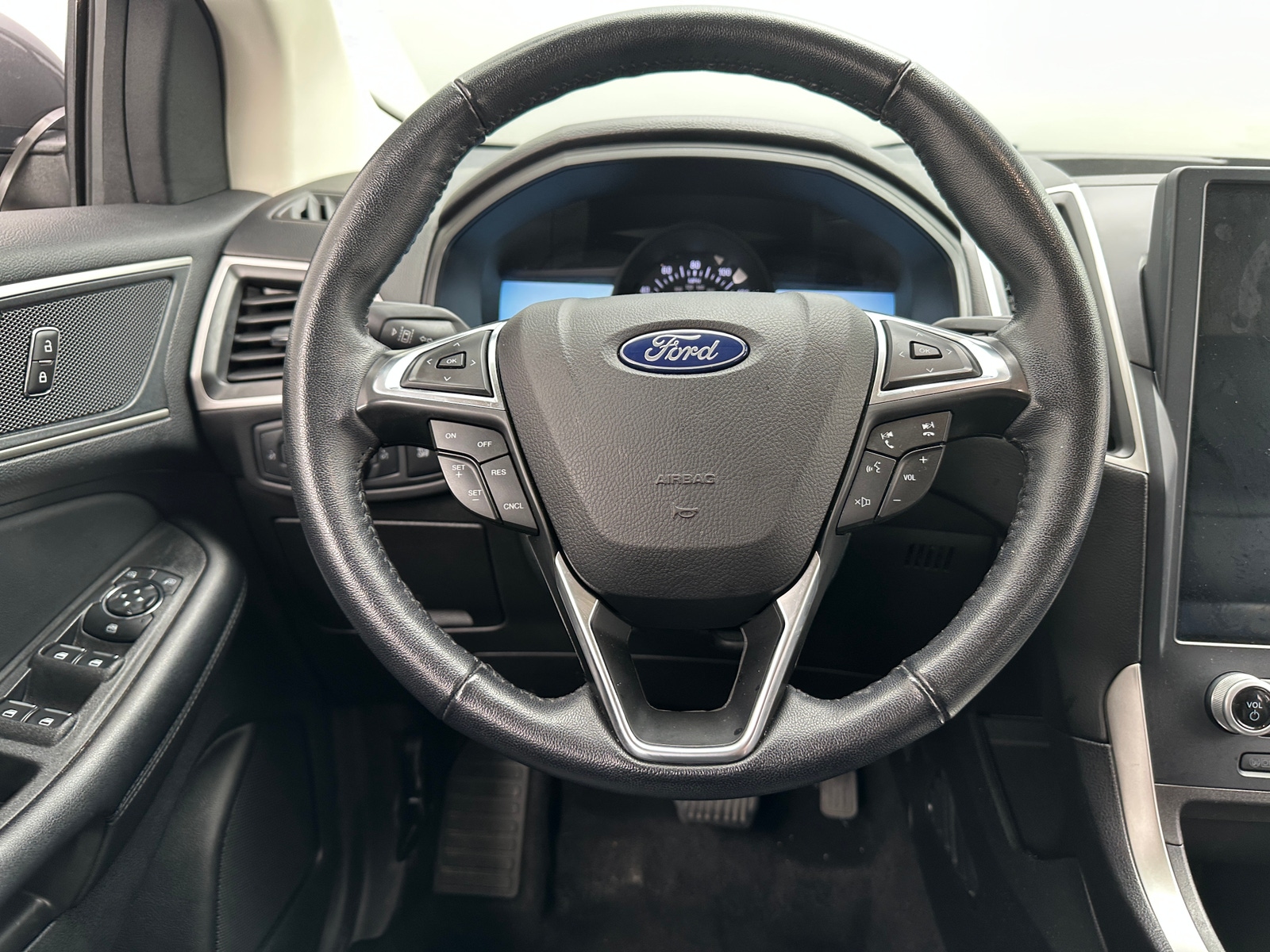 Thumbnail: 2023 Ford Edge - 4