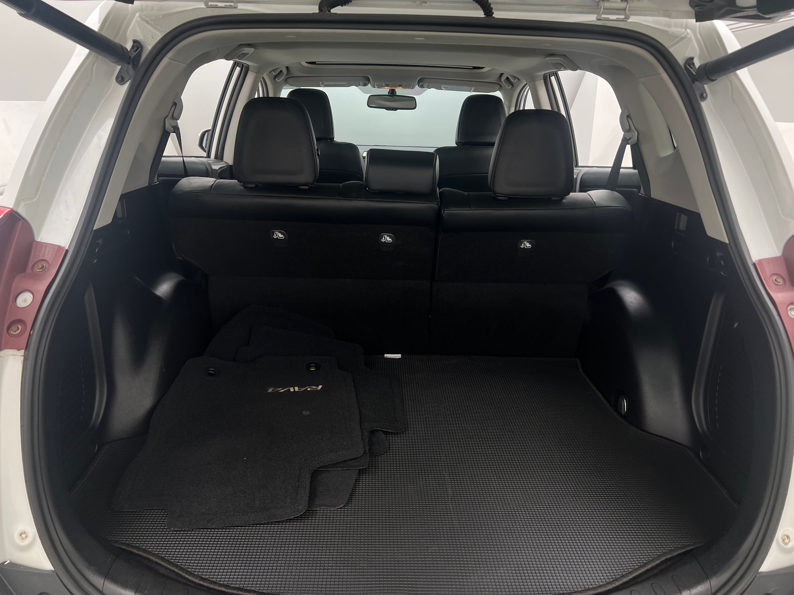 Thumbnail: 2013 Toyota RAV4 - 6