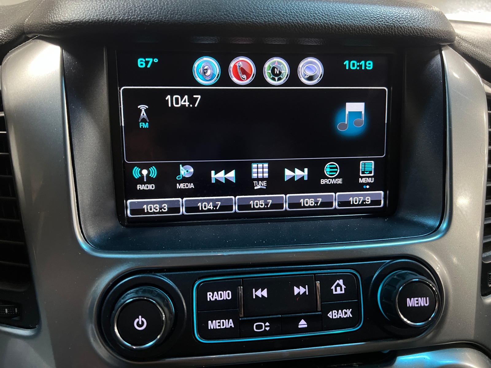 Thumbnail: 2018 Chevrolet Suburban - 3
