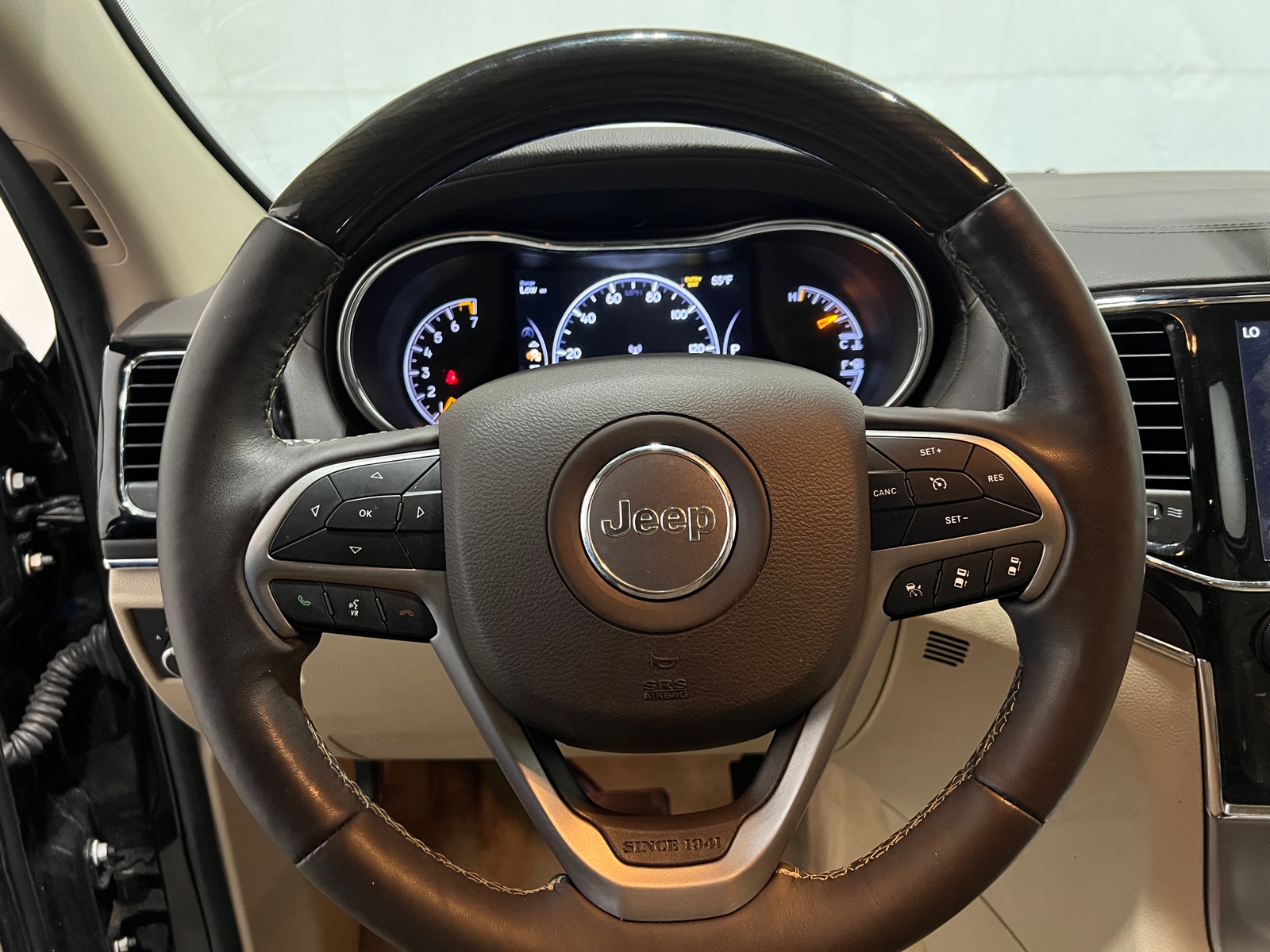 Thumbnail: 2020 Jeep Grand Cherokee - 4