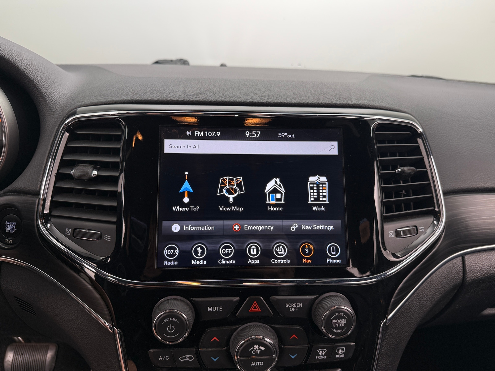 Thumbnail: 2019 Jeep Grand Cherokee - 3