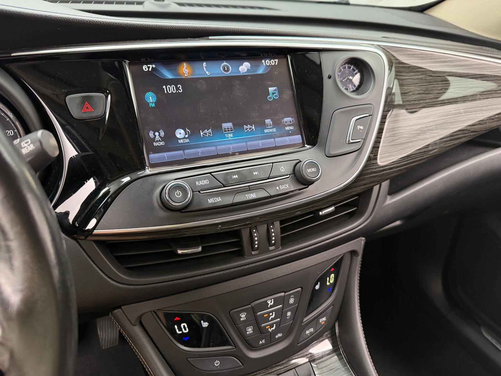 Thumbnail: 2018 Buick Envision - 3