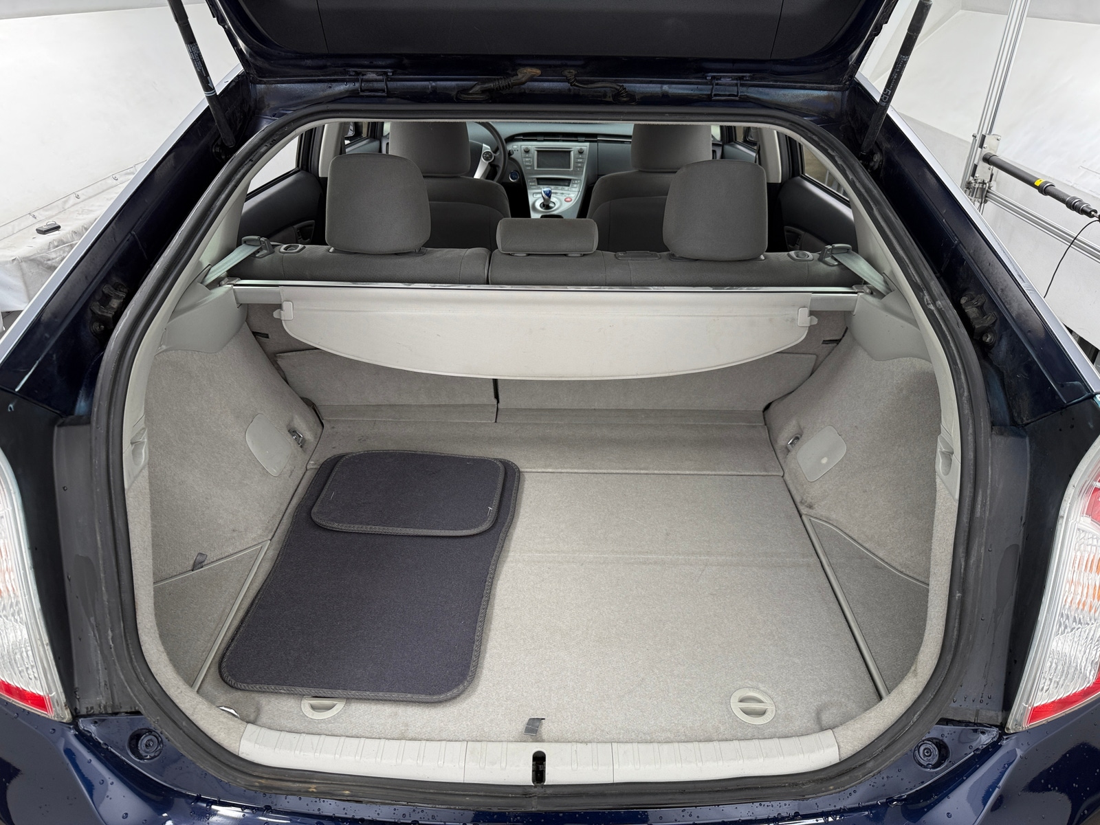 Thumbnail: 2013 Toyota Prius - 7