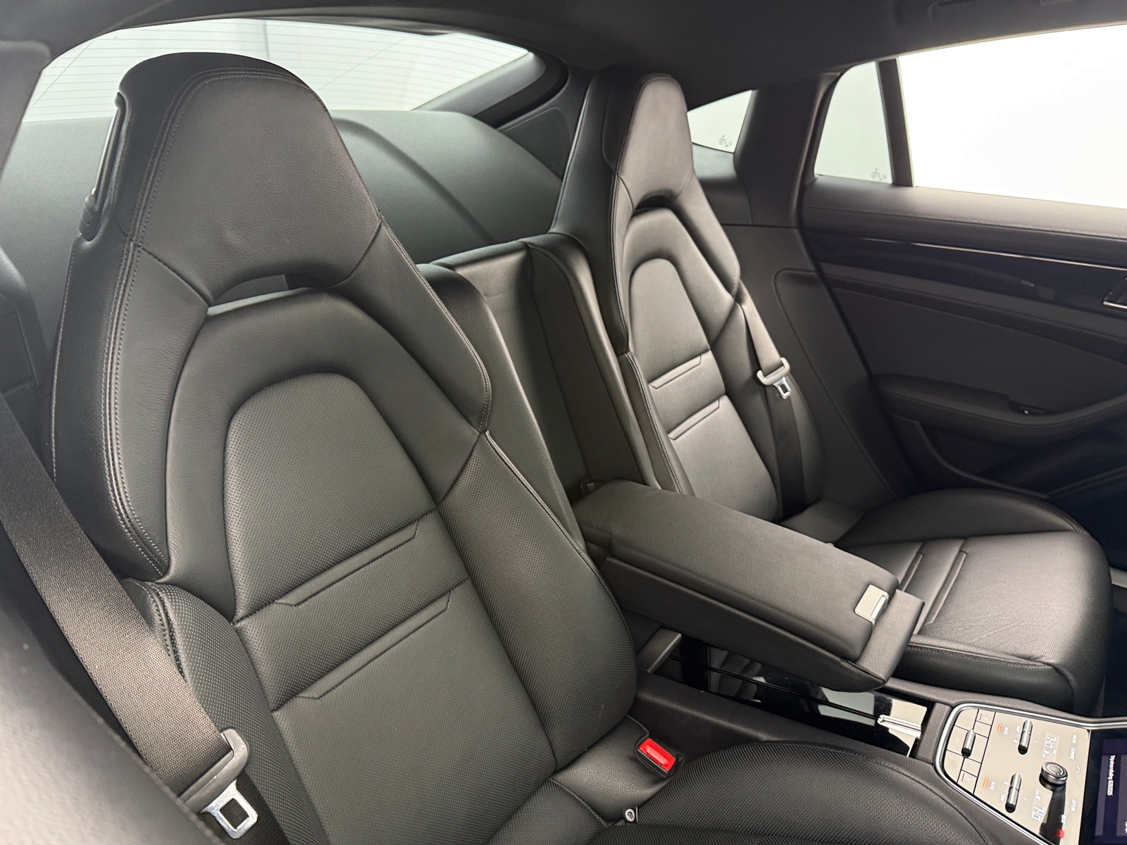 Thumbnail: 2018 Porsche Panamera - 5