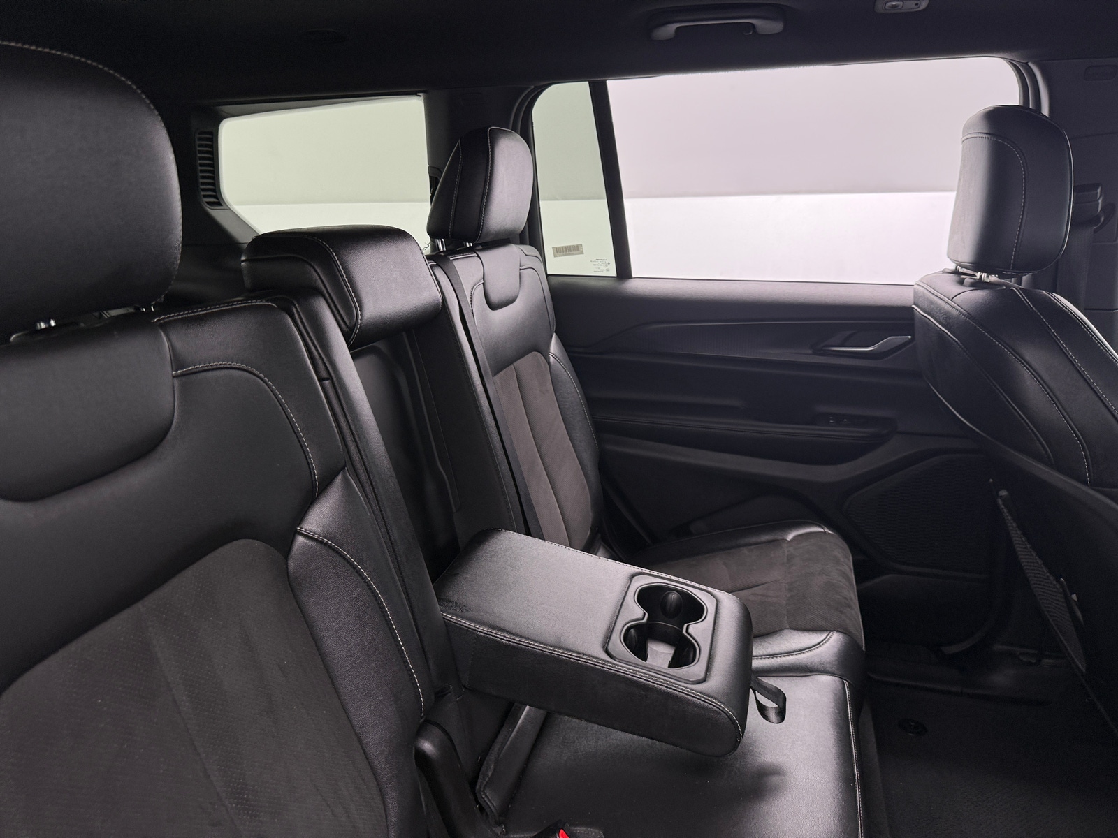 Thumbnail: 2024 Jeep Grand Cherokee L - 6