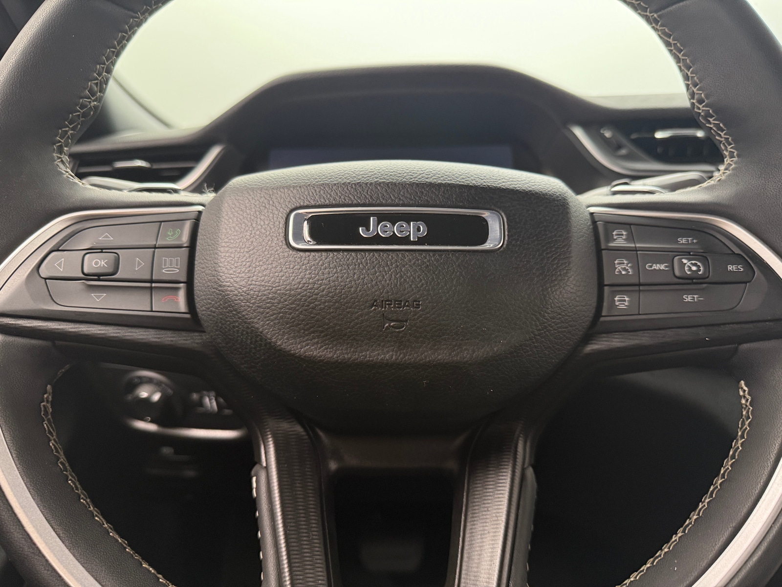 Thumbnail: 2024 Jeep Grand Cherokee L - 5