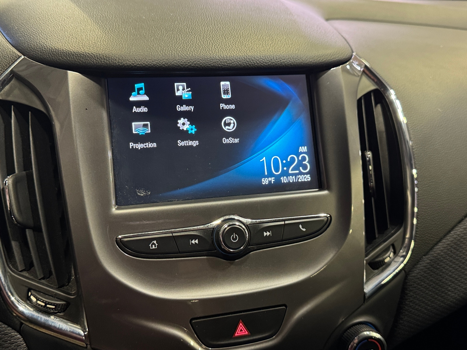 Thumbnail: 2018 Chevrolet Cruze - 4