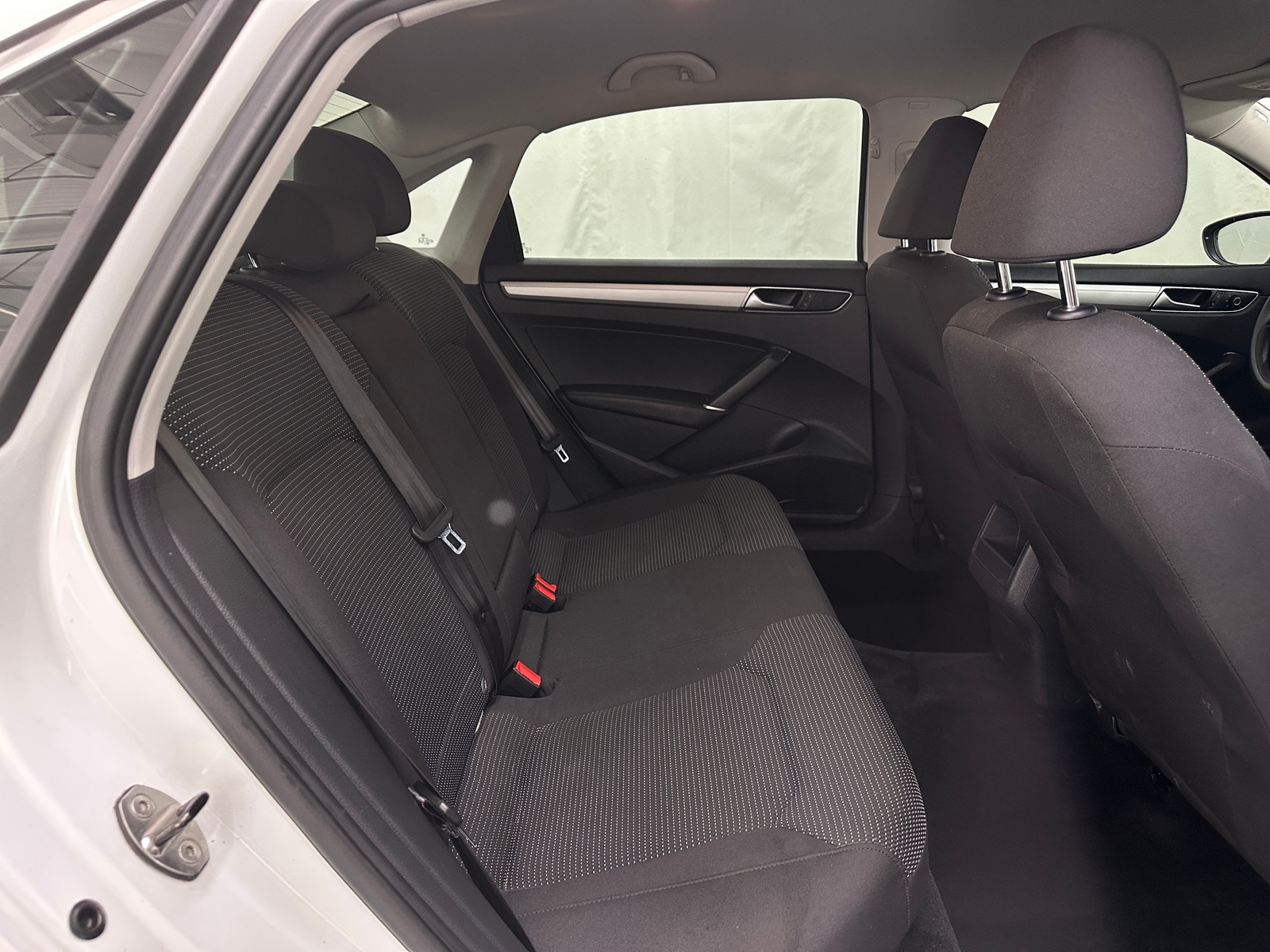 Thumbnail: 2016 Volkswagen Passat - 6