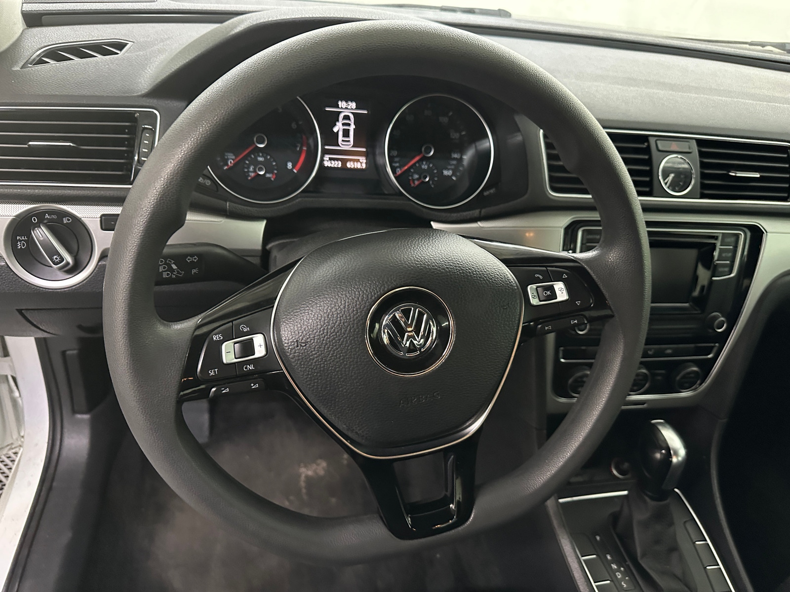 Thumbnail: 2016 Volkswagen Passat - 5