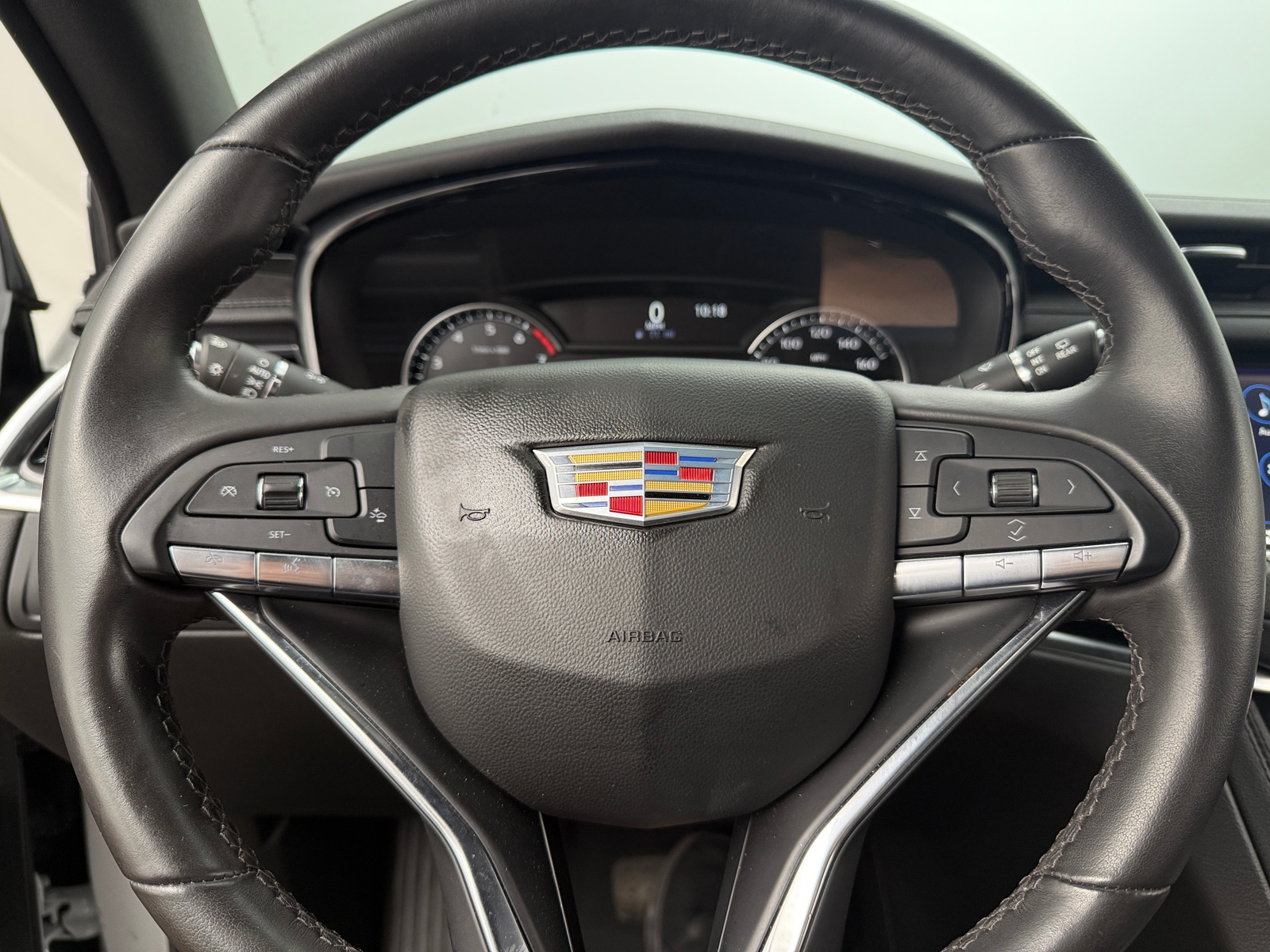 Thumbnail: 2023 Cadillac XT6 - 4