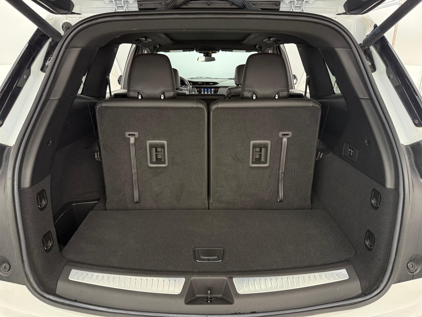 Thumbnail: 2023 Cadillac XT6 - 6