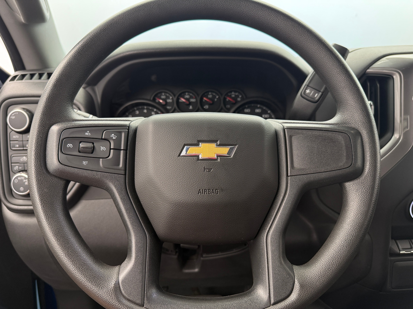 Thumbnail: 2022 Chevrolet Silverado 1500 - 5