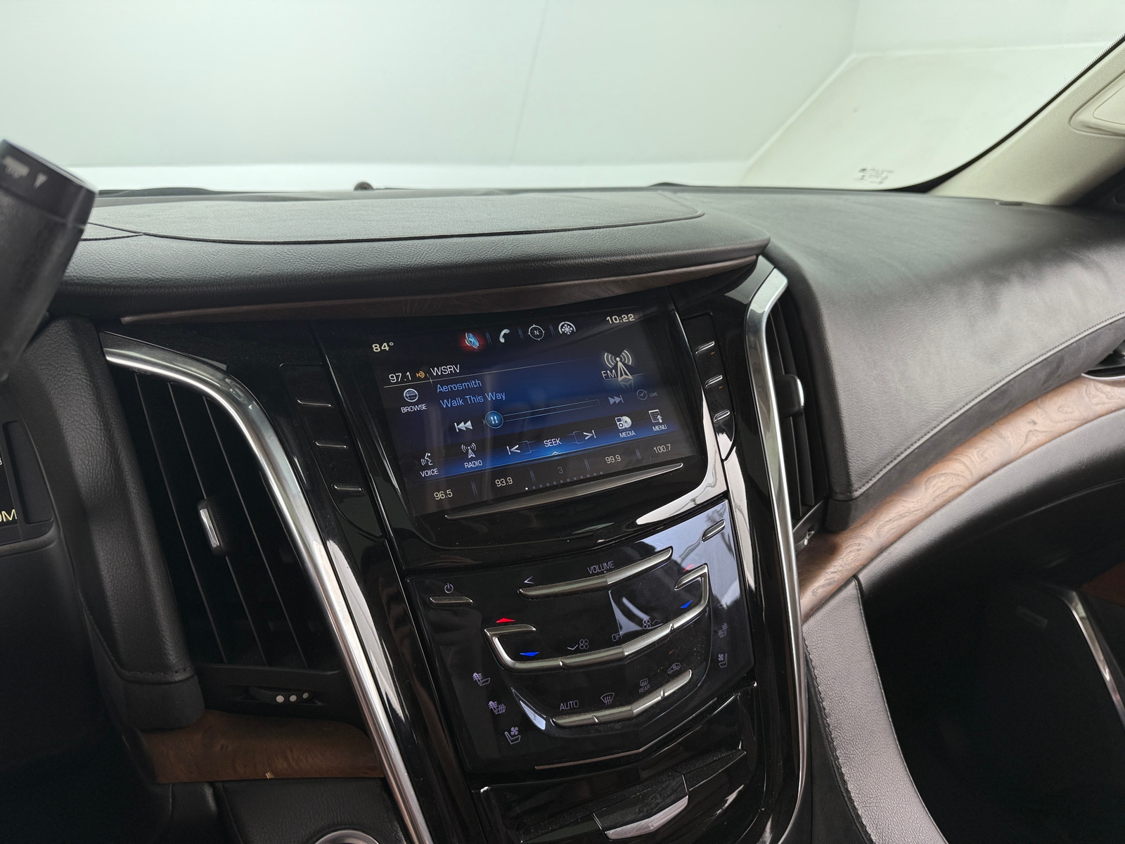 Thumbnail: 2015 Cadillac Escalade - 3