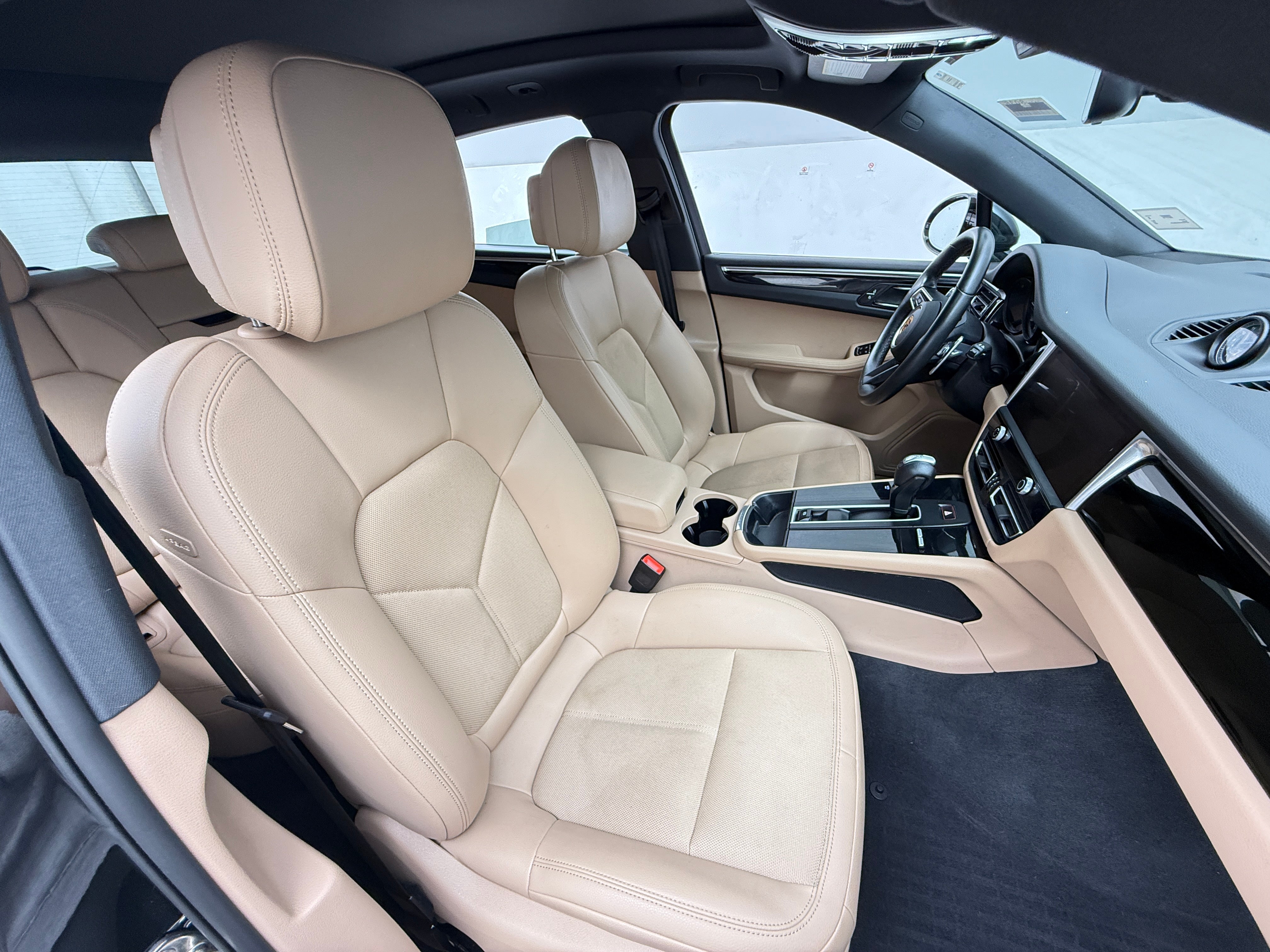 2022 Porsche Macan