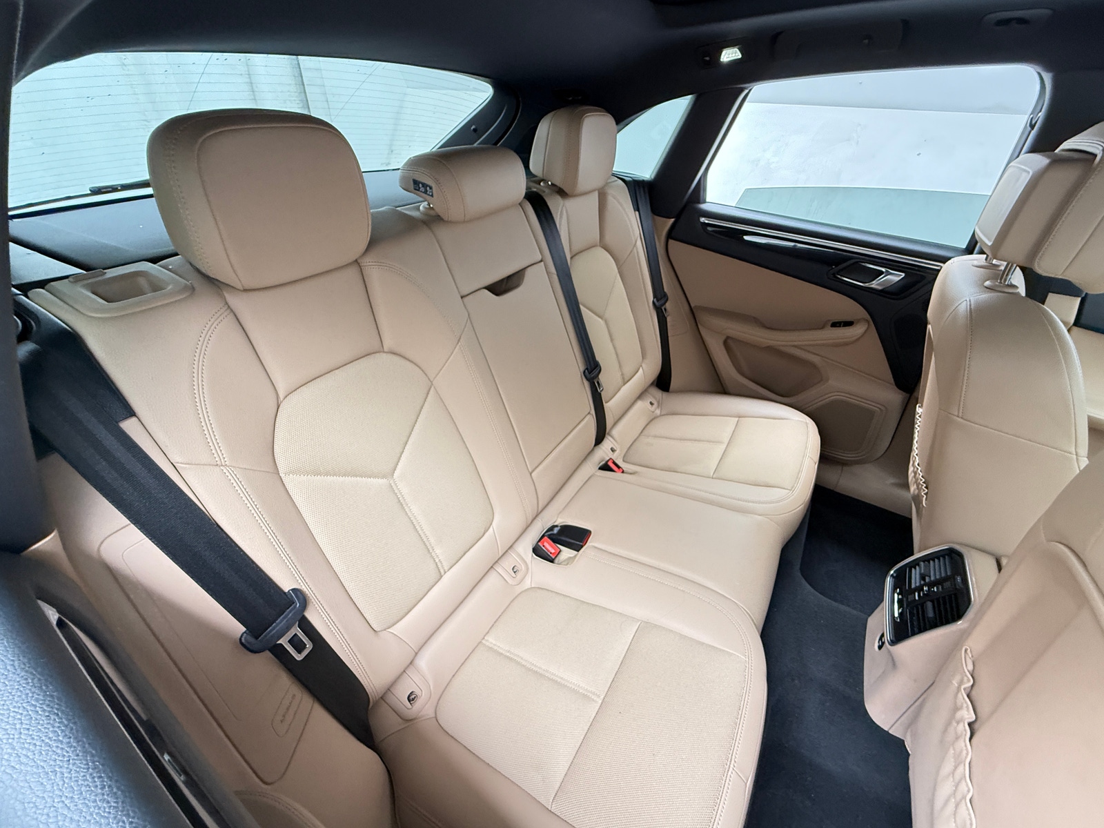 Thumbnail: 2022 Porsche Macan - 5