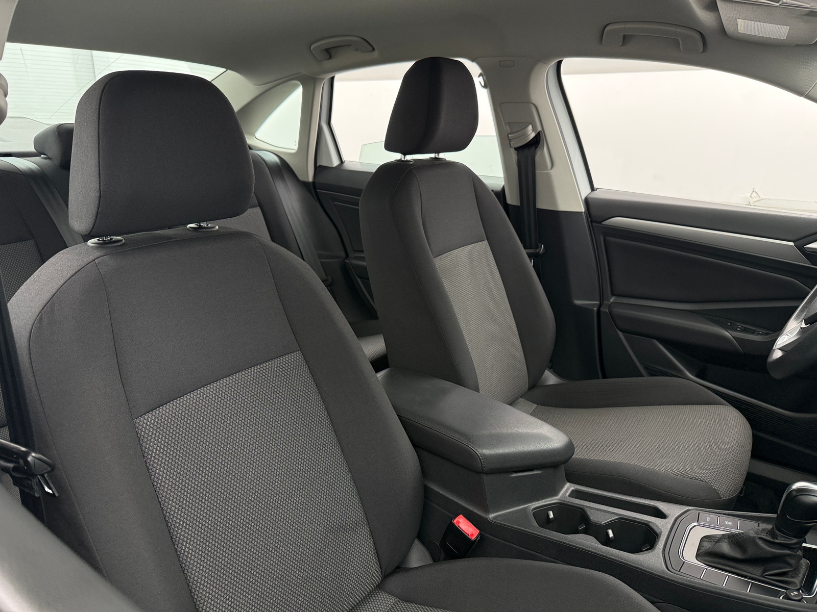 Thumbnail: 2019 Volkswagen Jetta - 2