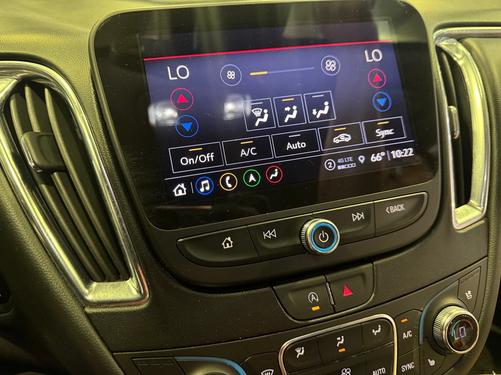 Thumbnail: 2024 Chevrolet Malibu - 3