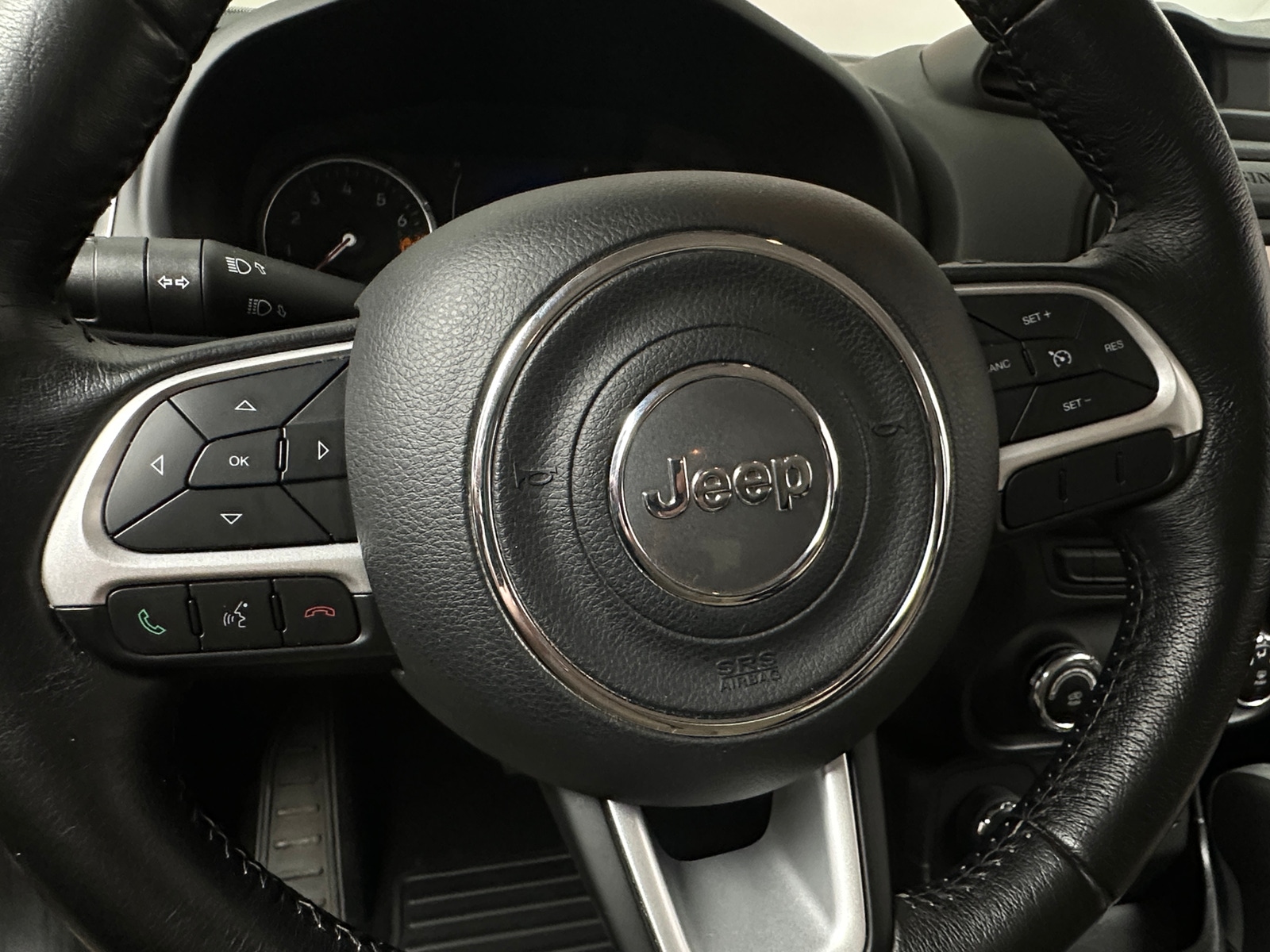 Thumbnail: 2015 Jeep Renegade - 5