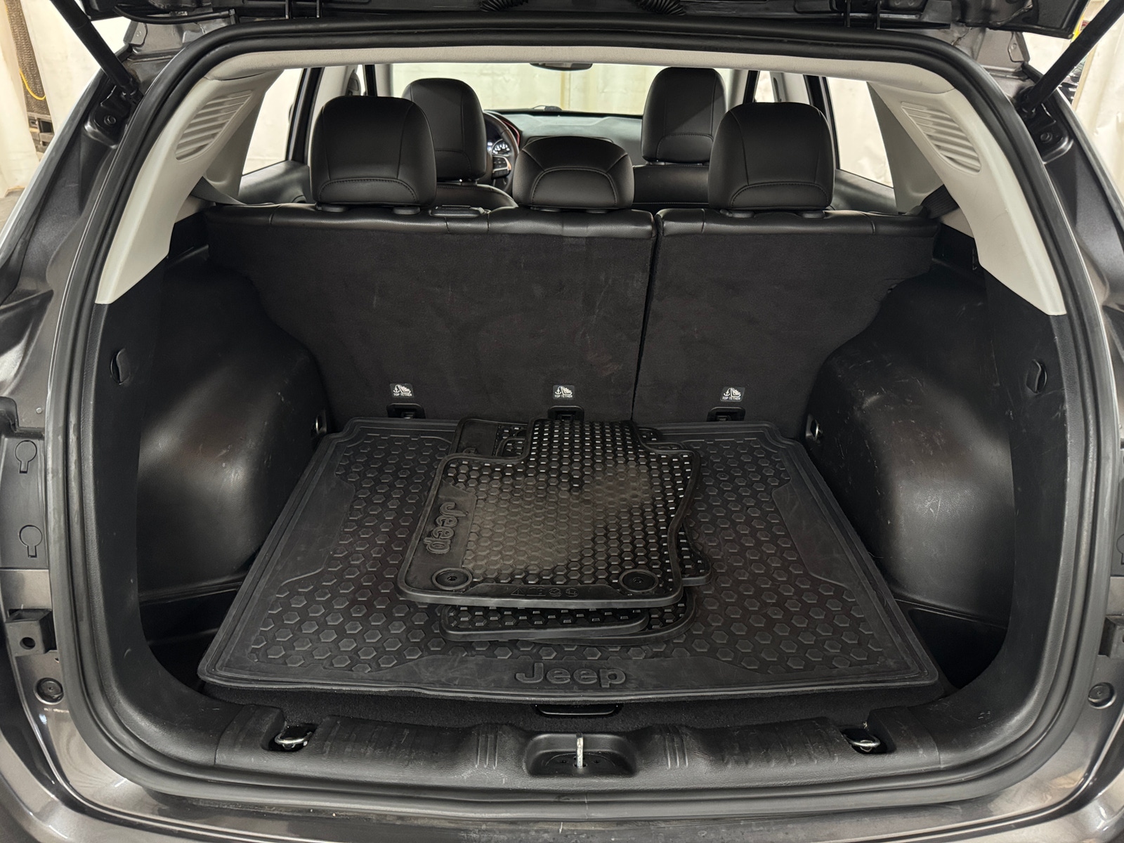 Thumbnail: 2019 Jeep Compass - 6