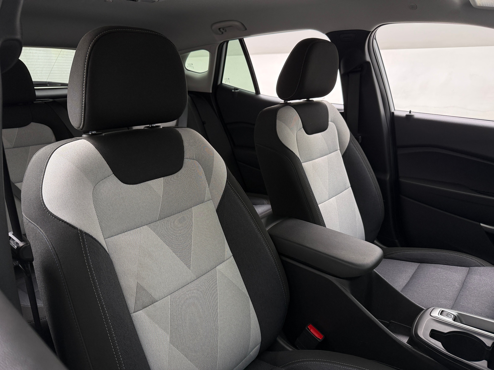 Thumbnail: 2025 Chevrolet Trax - 2